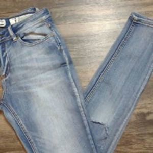 indigo rein light wash distressed anklet skinny jean size 9